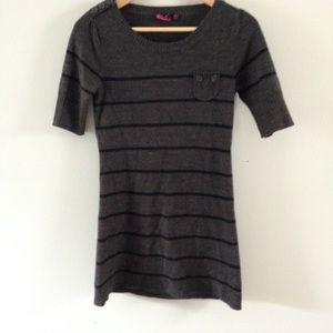 Take out short sleeve long sweater